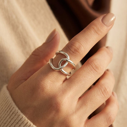 Zilveren Open Ring Met Verstrengeld Ontwerp