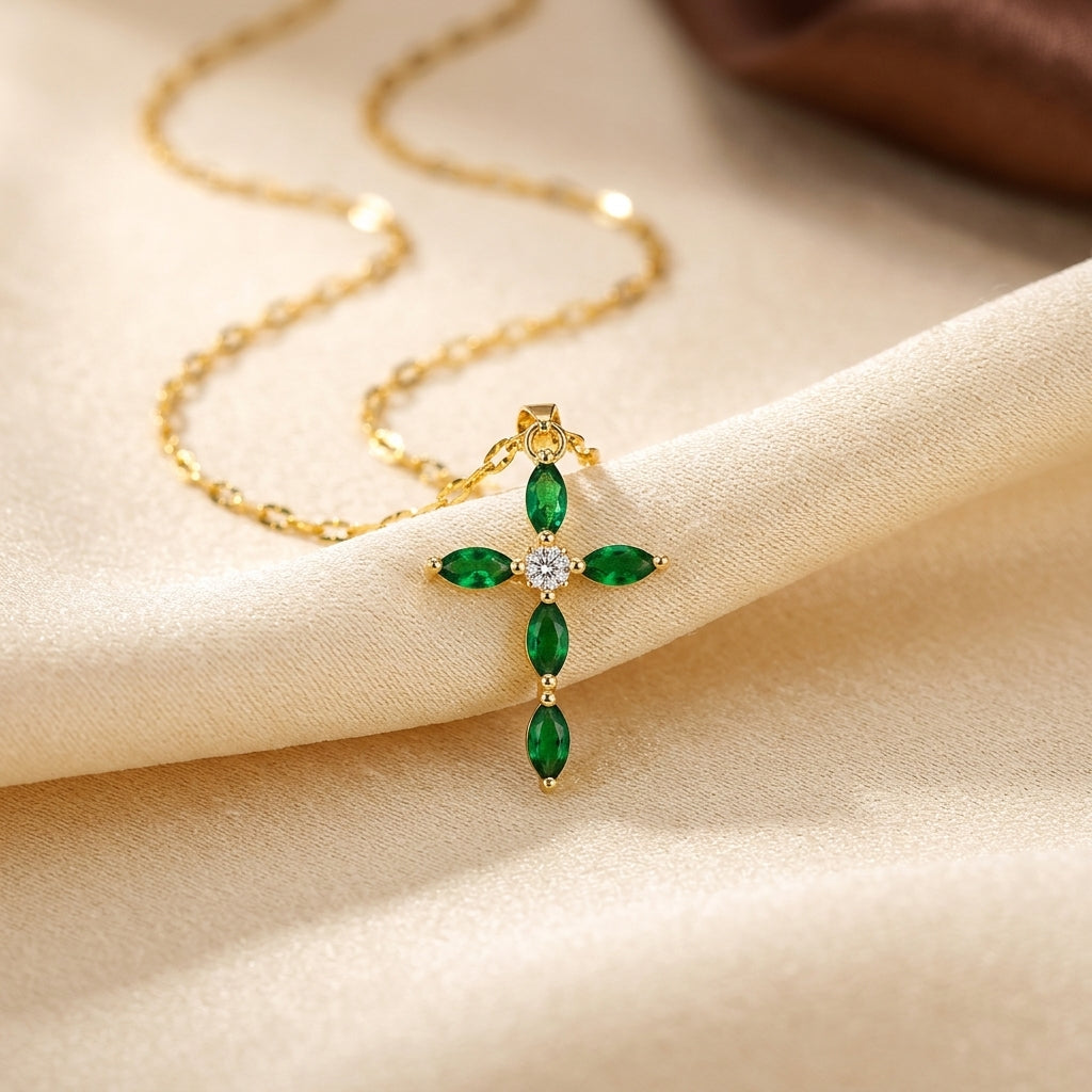 Gouden Kruisketting Met Marquise Smaragd