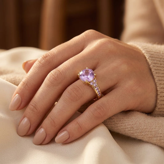 Goudkleurige Ring Met Amethist