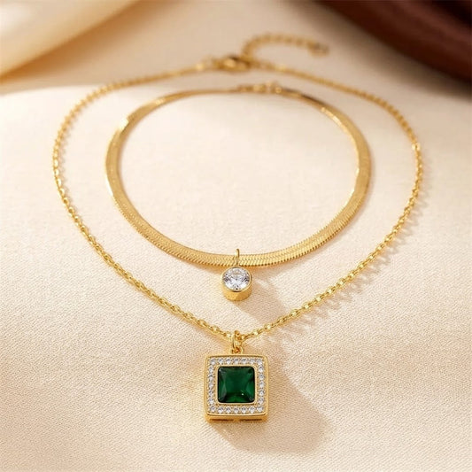 Gelaagde Gouden Ketting Met Smaragd