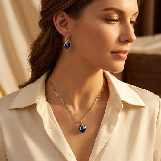 Set Ketting En Oorbellen Met Goudkleurige Saffier Hart