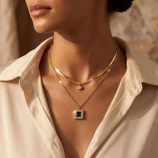 Gelaagde Gouden Ketting Met Smaragd