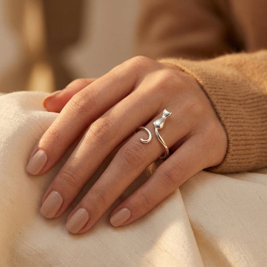 Zilverkleurige Ring Met Katmotief