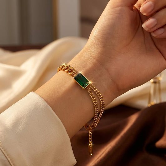Gouden Armband Met Smaragd En Kettingschakels