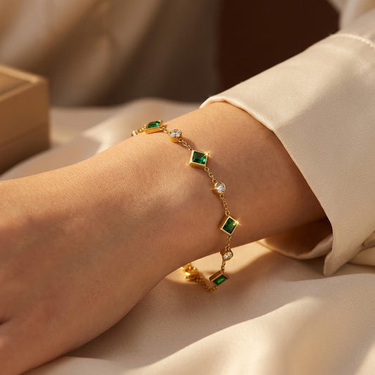 Gouden Stationarmband Met Smaragd