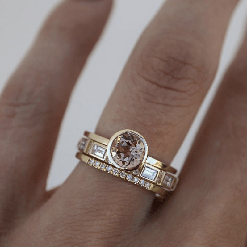Solitair Ring Met Gouden Zetting
